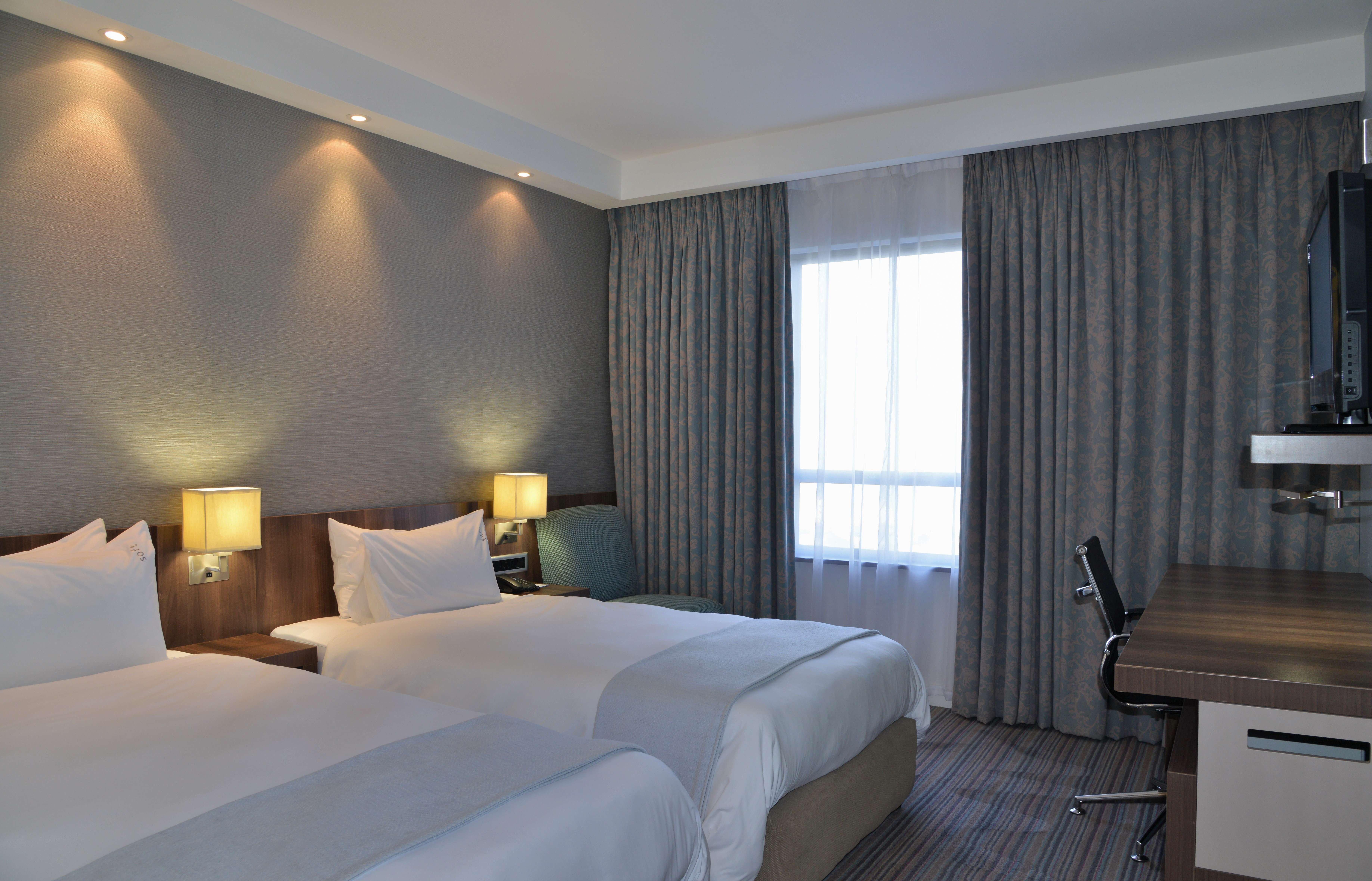 Holiday Inn Express Durban - Umhlanga By Ihg Exterior photo