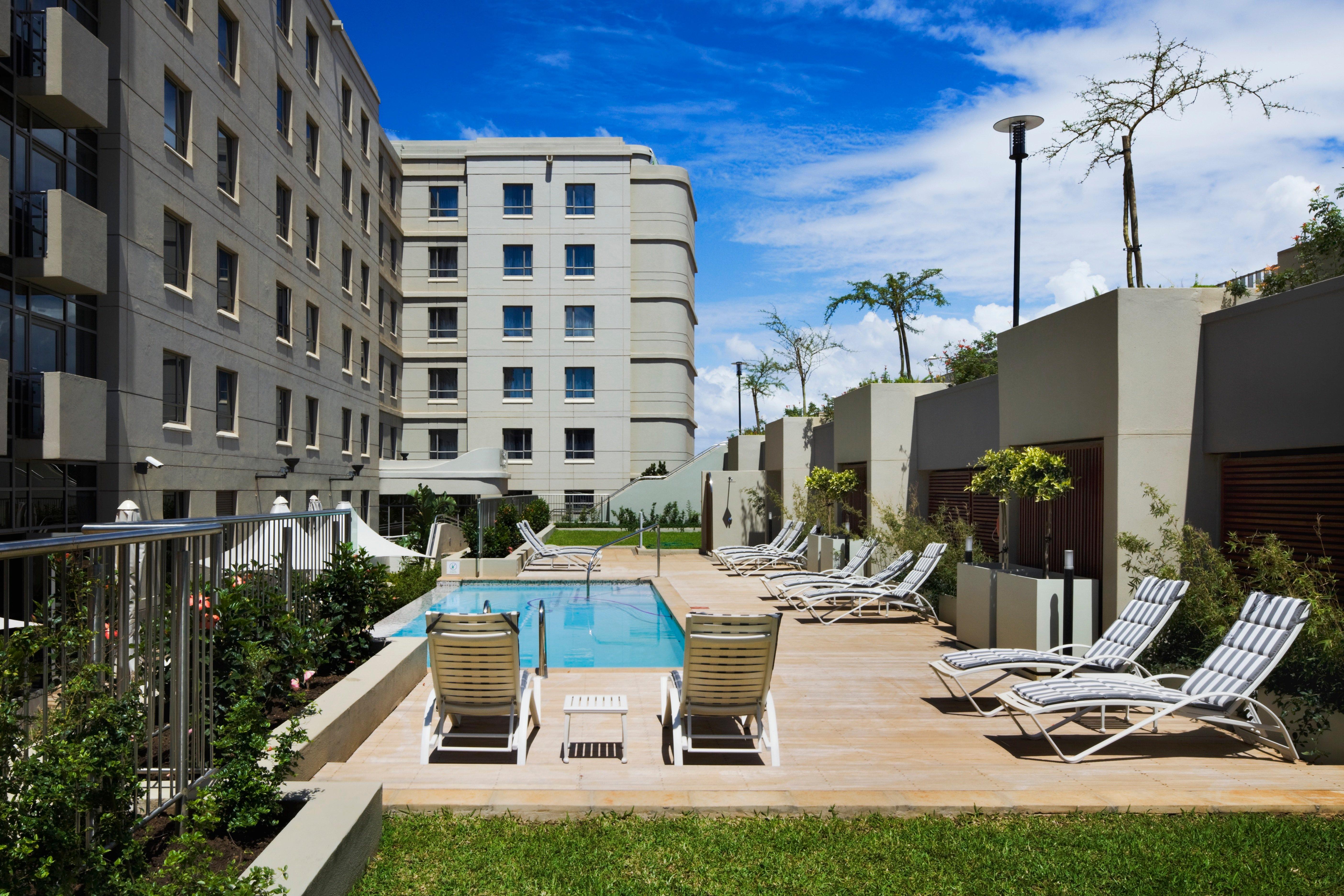 Holiday Inn Express Durban - Umhlanga By Ihg Exterior photo