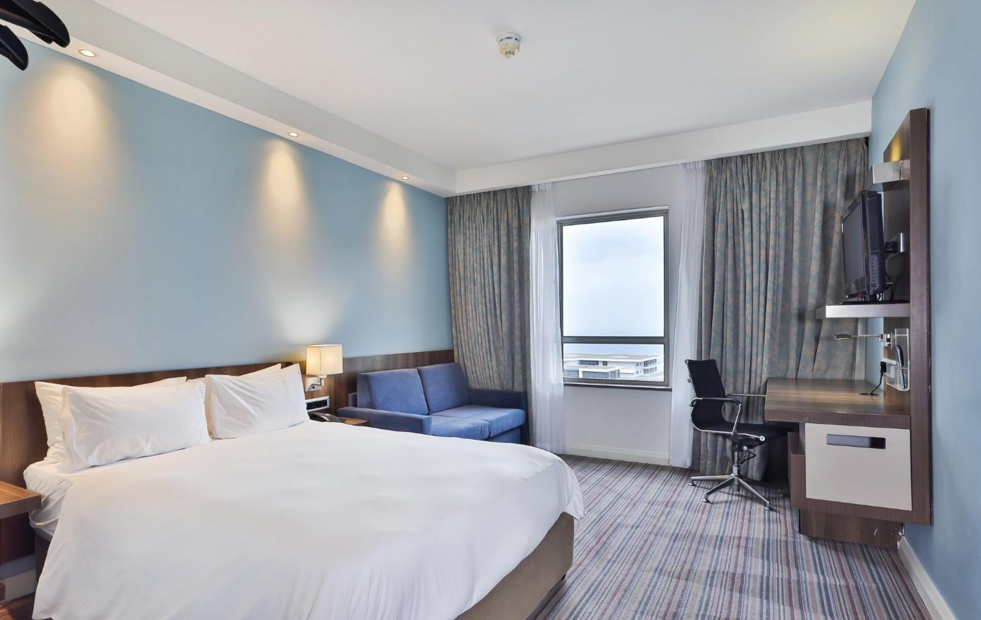 Holiday Inn Express Durban - Umhlanga By Ihg Exterior photo