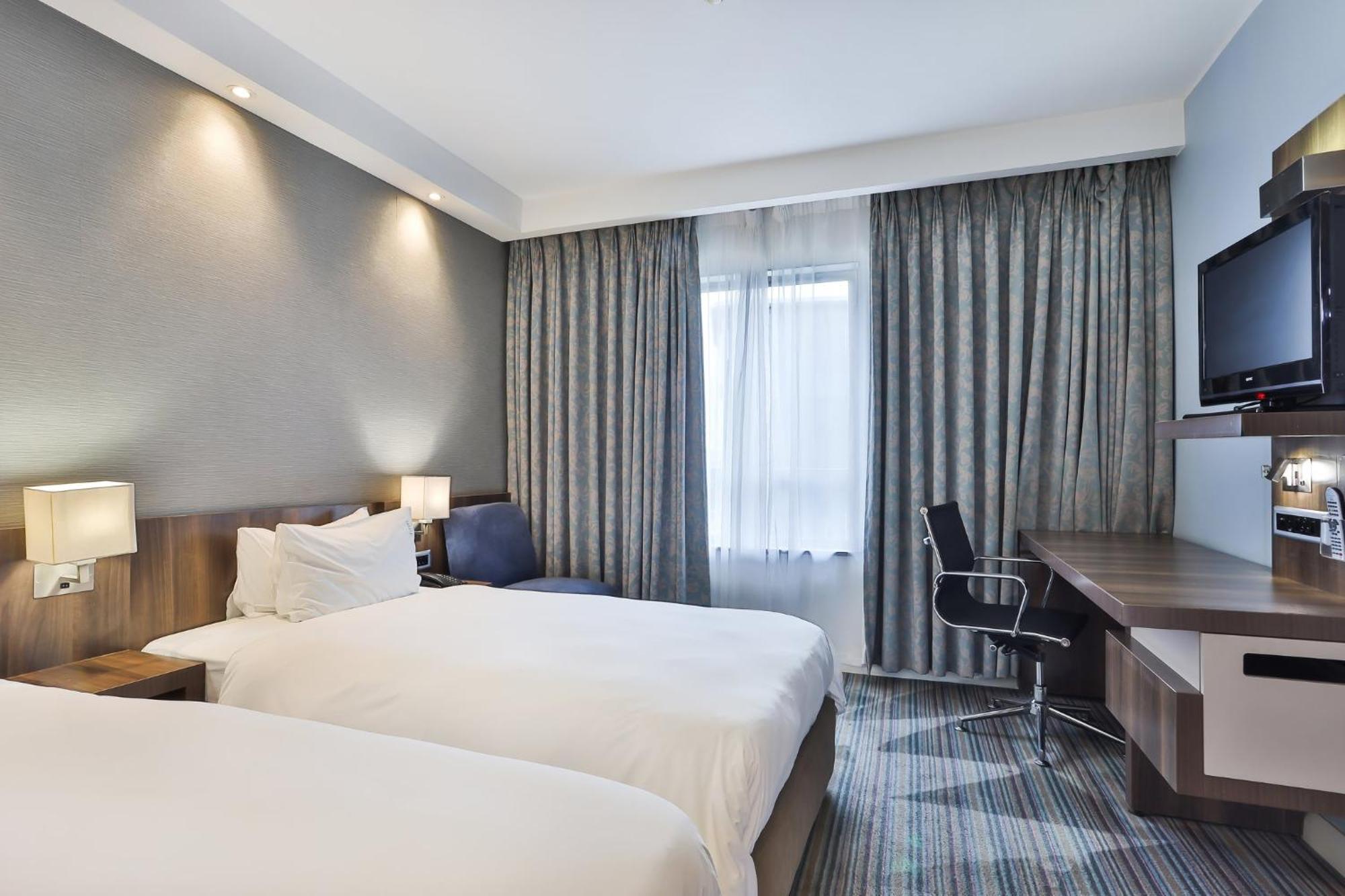 Holiday Inn Express Durban - Umhlanga By Ihg Exterior photo
