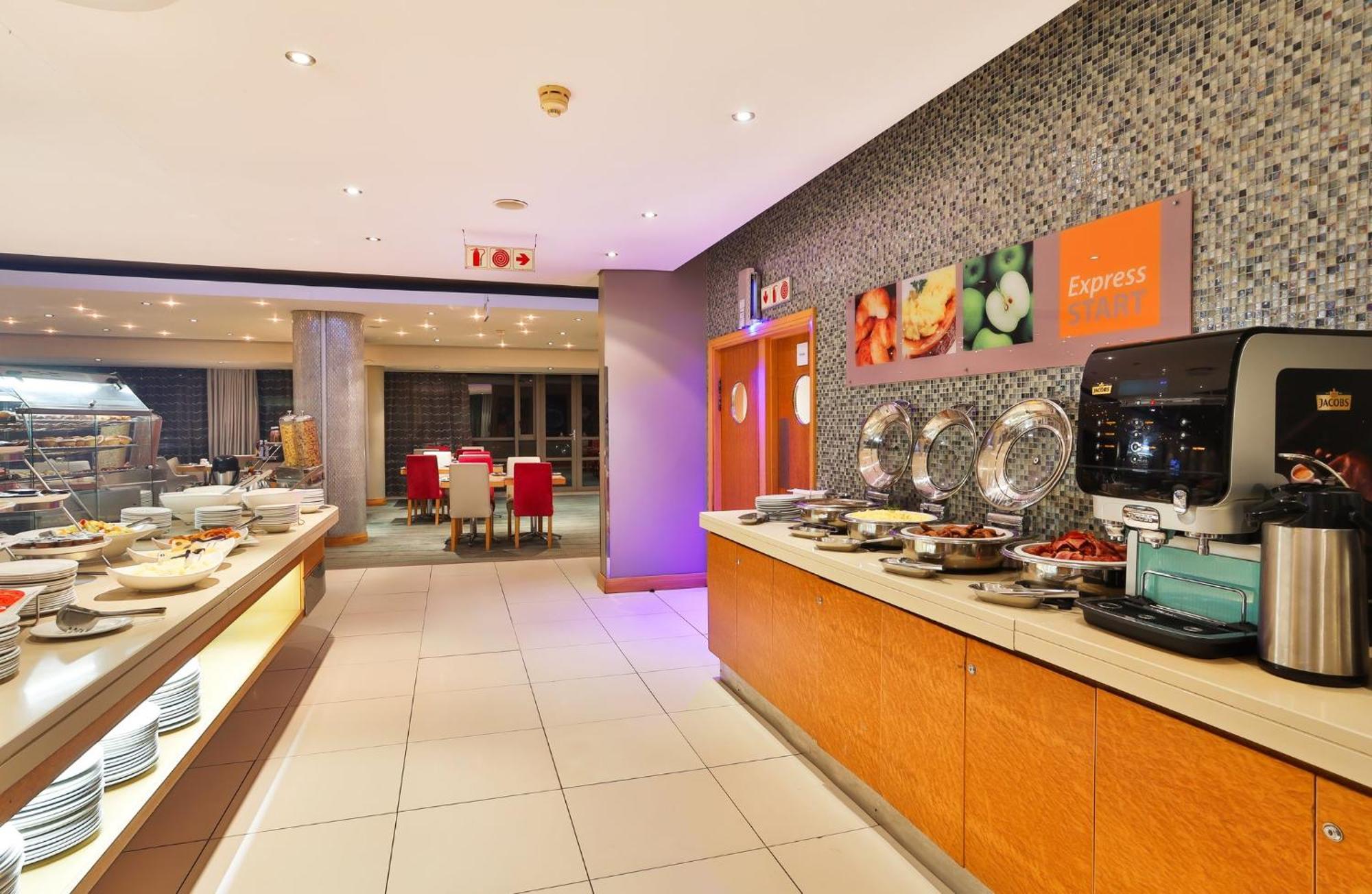 Holiday Inn Express Durban - Umhlanga By Ihg Exterior photo