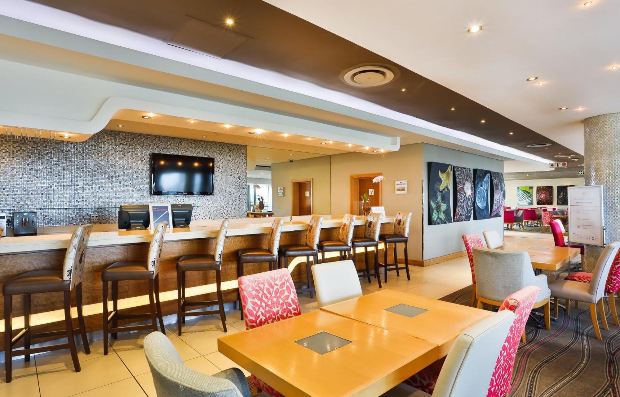 Holiday Inn Express Durban - Umhlanga By Ihg Exterior photo